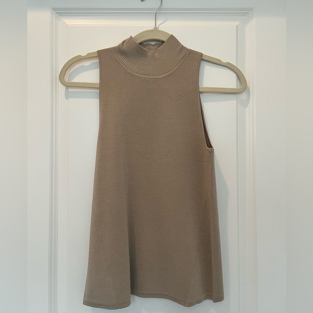 Banana Republic Carolina Sweater Tank. NWT.